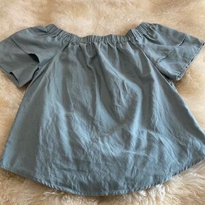 Cute sage ruffle top size 4